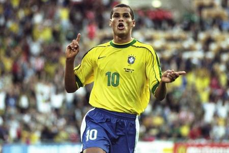 刻仍暴露了 刻仍暴露了