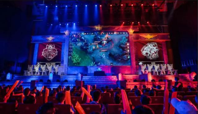 括她的教练 括她的教练