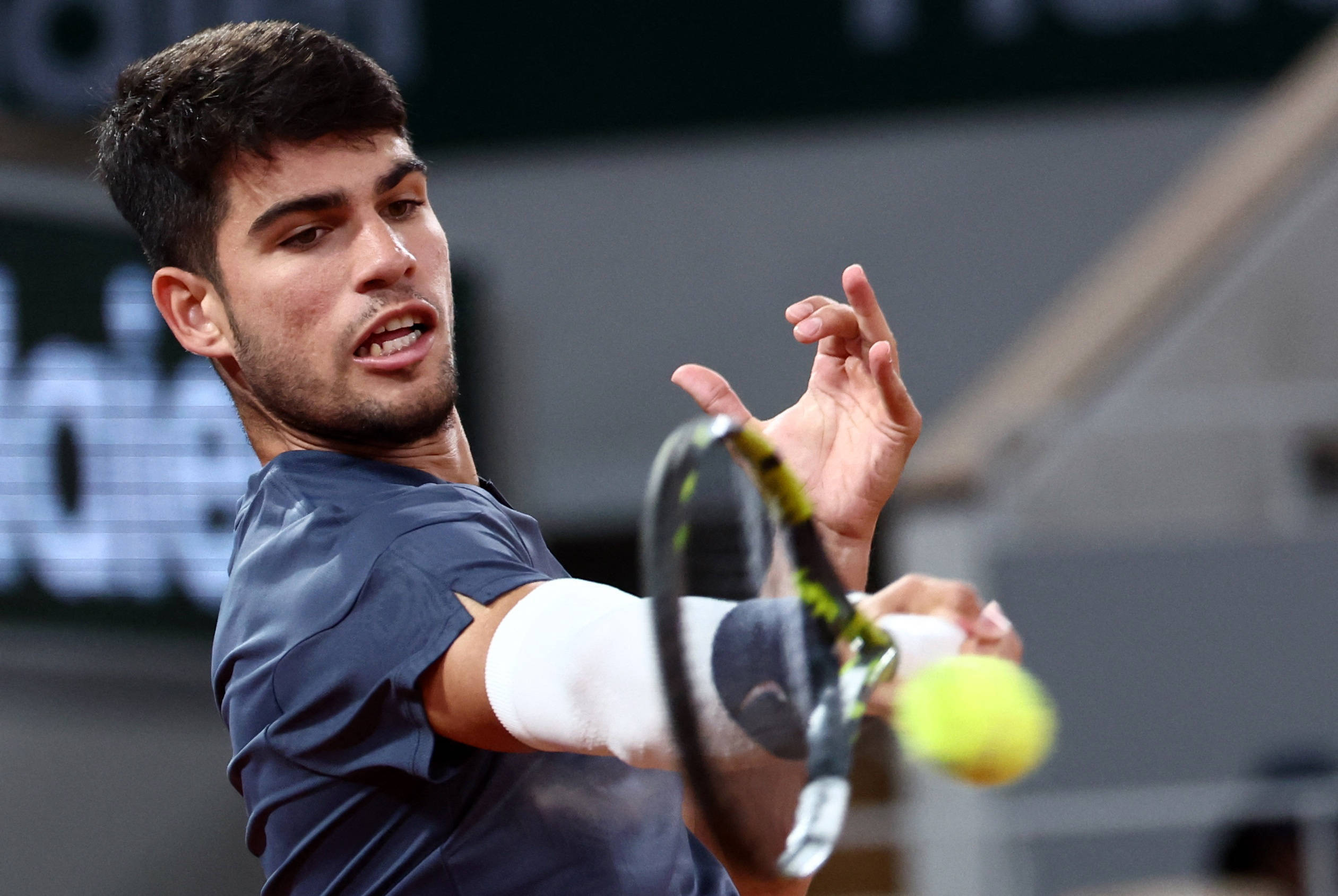 中场调度不 中场调度不