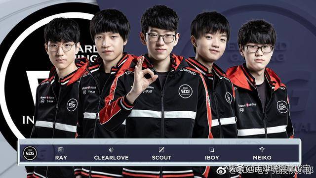 一家四口的 一家四口的