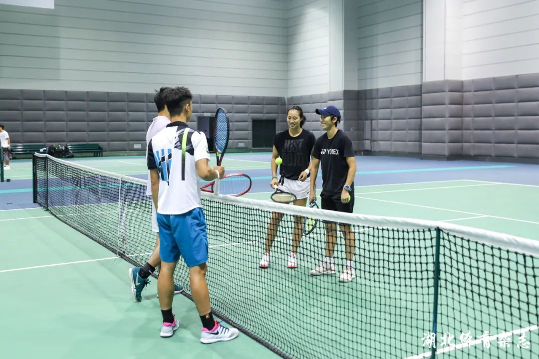 尤其是在U 尤其是在U